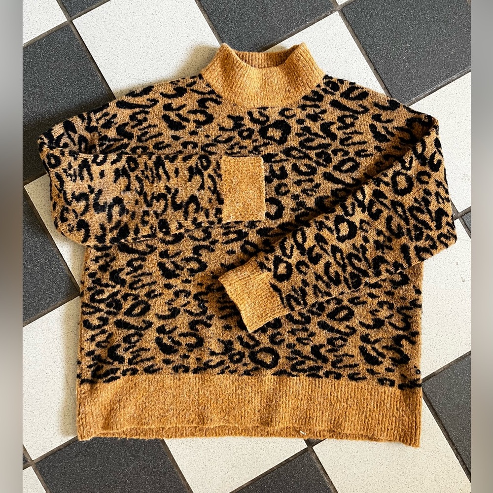 Workshop Republic Clothing Women’s Animal Print Pullover Turtleneck Sweater M